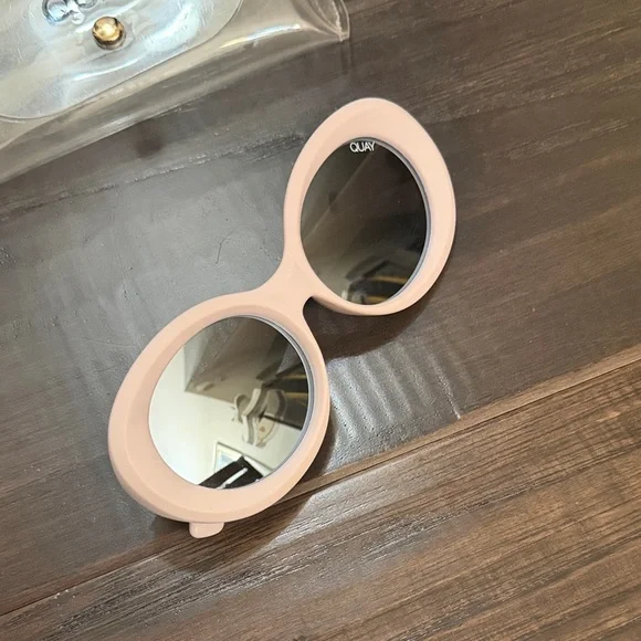 Quay Sunglasses Pink Round Mirror - Picture 5 of 8